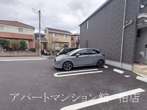 コンフォートCの駐車場