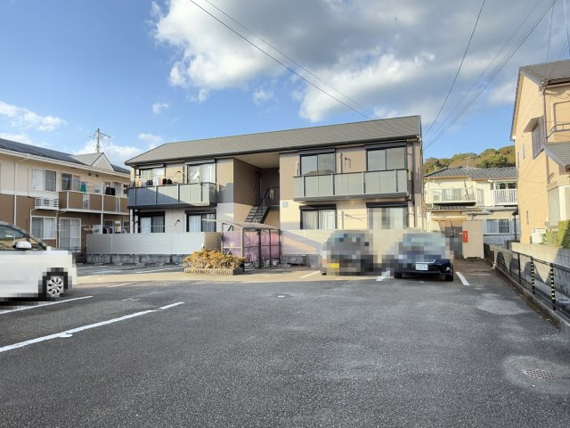 シャーメゾン西久万 B棟の外観