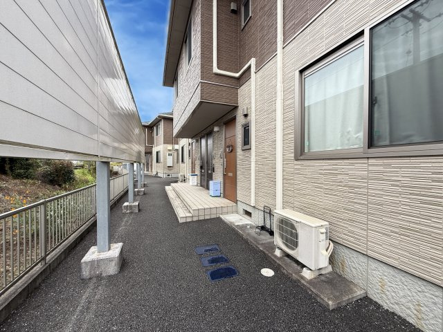 シャーメゾン・カルミア A棟のエントランス