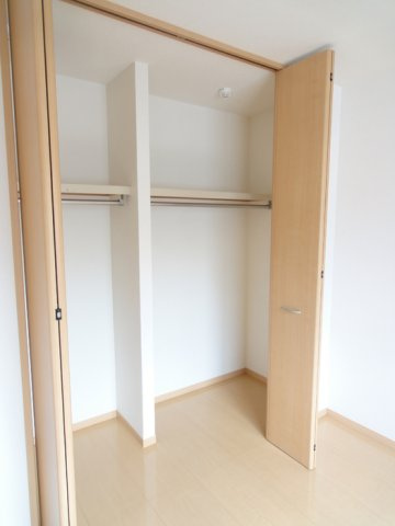 アムール万々 A棟の収納|北洋室クローゼット