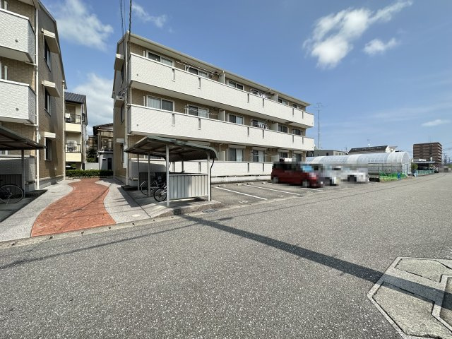 ウィル・フォーレスト B棟の外観