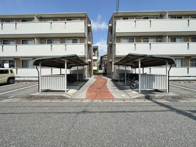 ウィル・フォーレスト B棟のエントランス