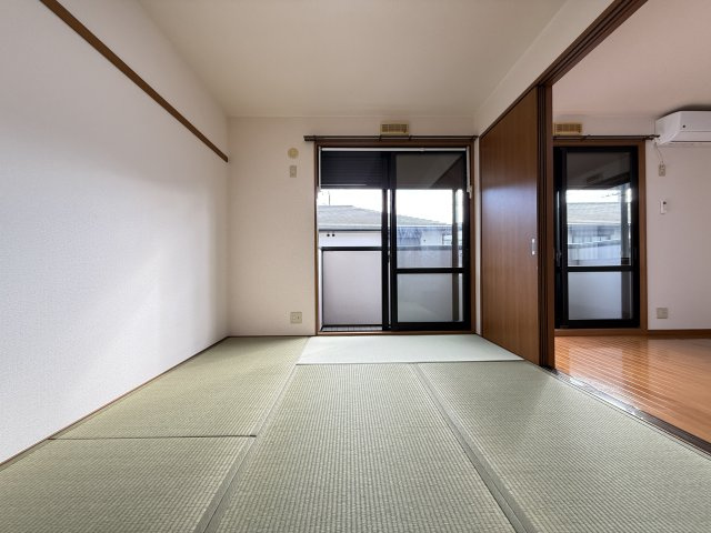 エピナール B棟の和室