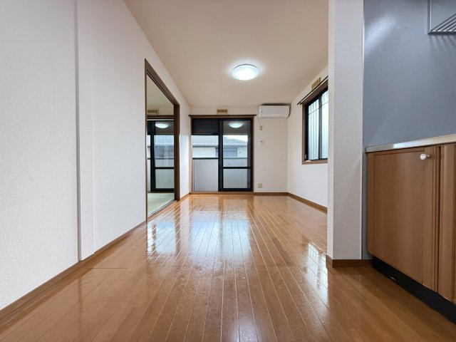 エピナール B棟の居間・リビング