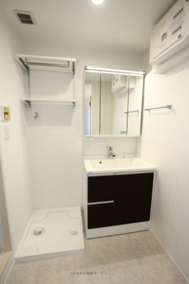 【洗面所】 | サイサリス | ゆったりとスペースのある洗面所
サイサリス102号室　2025年1月25日撮影