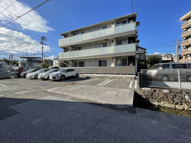 グランドール天神Ⅱの駐車場