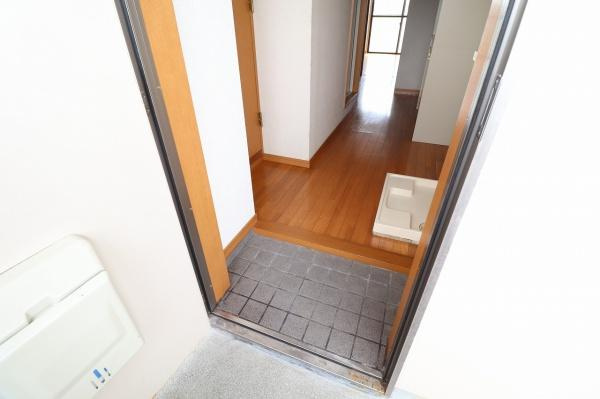 鵜木ビルの玄関