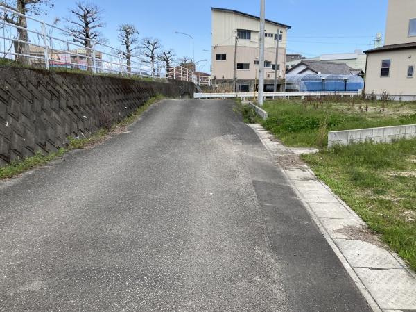 ネオレジデンシャル恒久　17号地　土地の前面道路含む現地写真|【前面道路】
西側公道4ｍ