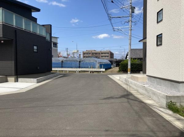 ネオレジデンシャル恒久　２号地　土地の前面道路含む現地写真|【前面道路】
西側私道6ｍ