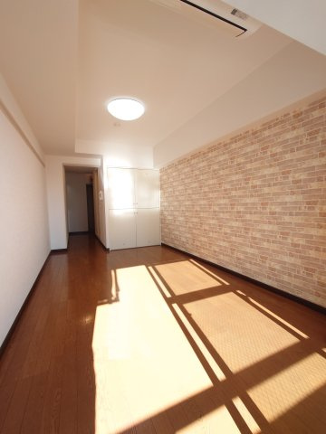 貫井ビルの居間・リビング