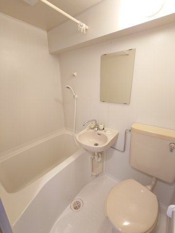 貫井ビルの浴室