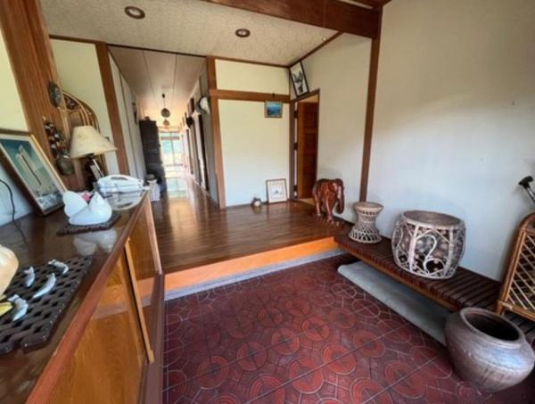 佐土原町上田島　中古戸建の玄関