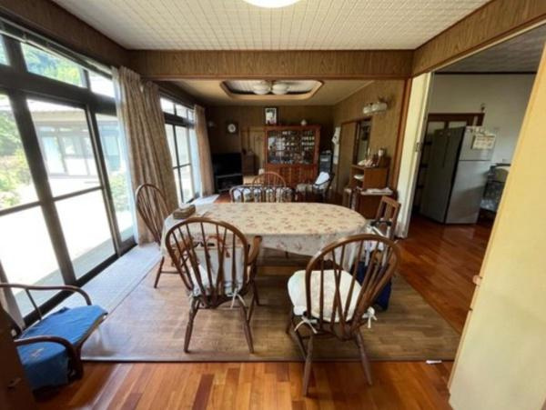 佐土原町上田島　中古戸建の居間・リビング