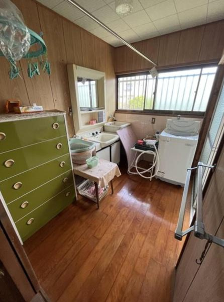 佐土原町上田島　中古戸建の独立洗面台