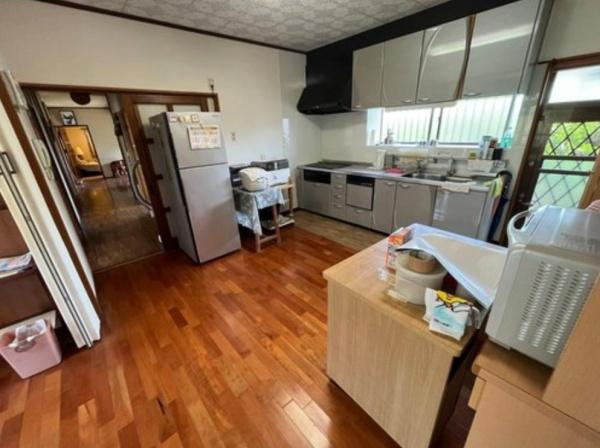 佐土原町上田島　中古戸建の内装