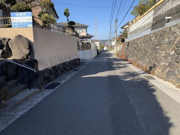宮崎市桜ケ丘　土地の前面道路含む現地写真