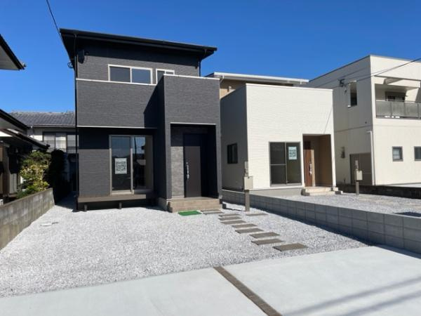 宮崎市曽師1号棟　戸建の駐車場|【駐車場】
駐車スペース4台可能！（車種によります）