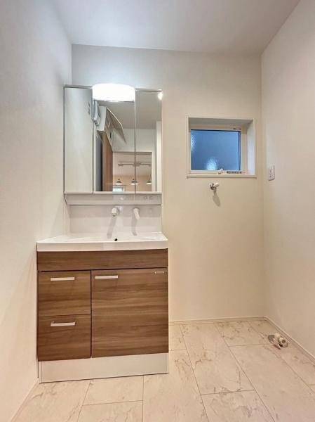 宮崎市清武町加納B　戸建の独立洗面台