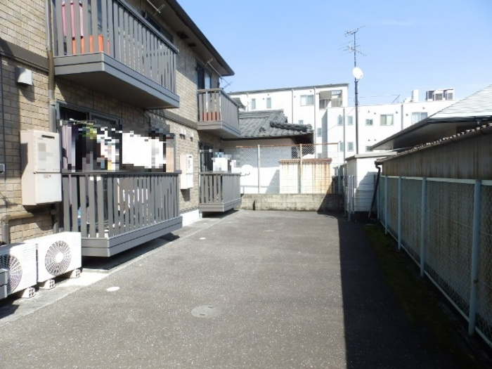 コモド伊勢崎の駐車場