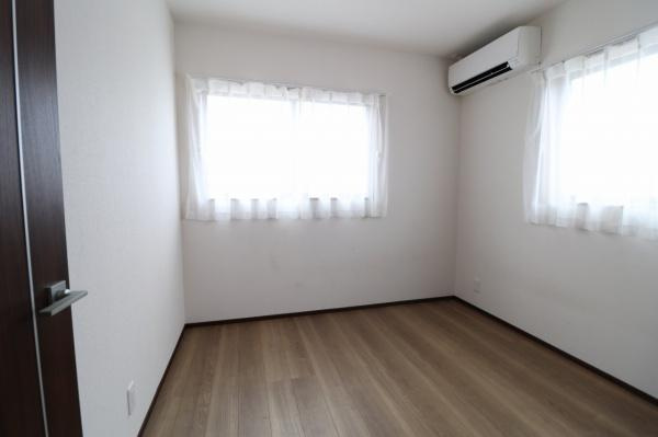 宮崎市大塚町　中古戸建の洋室