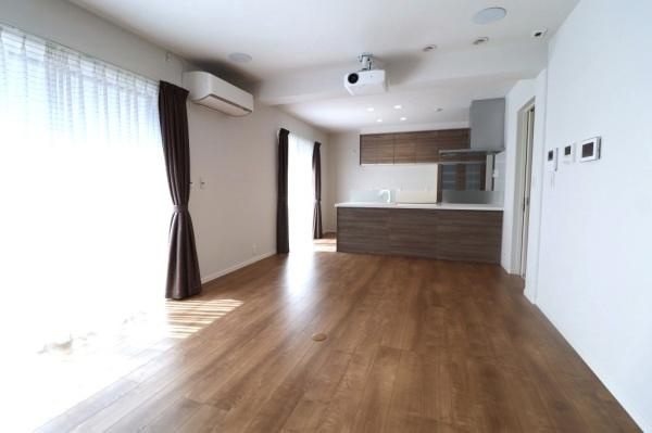 宮崎市月見ヶ丘　中古戸建の居間・リビング