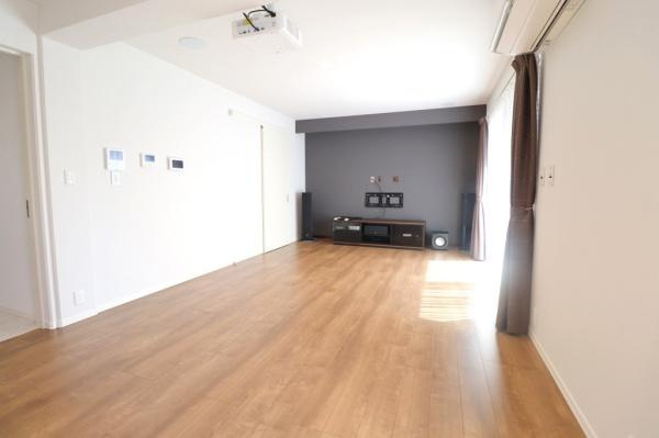 宮崎市月見ヶ丘　中古戸建の居間・リビング