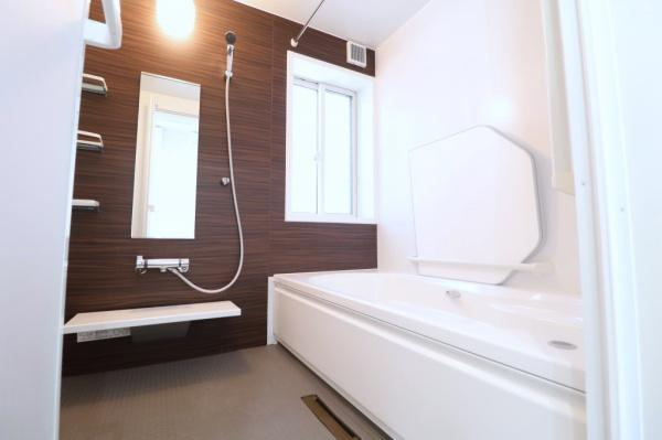 宮崎市月見ヶ丘　中古戸建の浴室