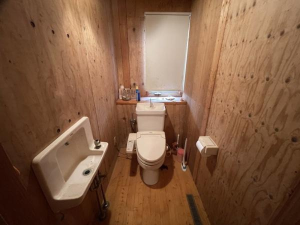 宮崎市清武町加納　中古戸建のトイレ