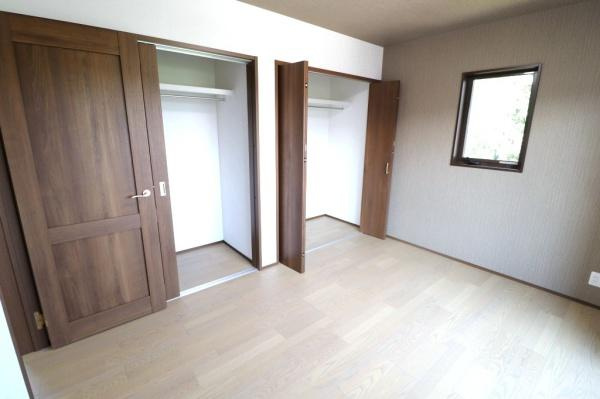 宮崎市高岡町飯田モデル２号地　戸建の寝室|【2階洋室】
バルコニーに面したお部屋は陽当り良好！主寝室にいかがでしょうか。