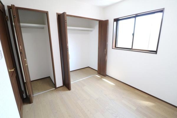 宮崎市高岡町飯田モデル２号地　戸建の子供部屋|【2階洋室】
レイアウトがしやすいお部屋なのでお子様の初めての一人部屋にもピッタリです。