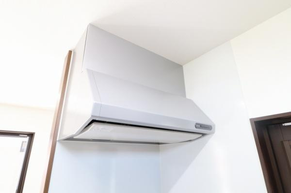 宮崎市高岡町飯田モデル２号地　戸建のキッチン|【キッチン】
お掃除も楽ちんなレンジフード付きキッチン！