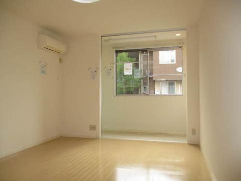 コンソラーレ　弐番館の居間・リビング|リビング