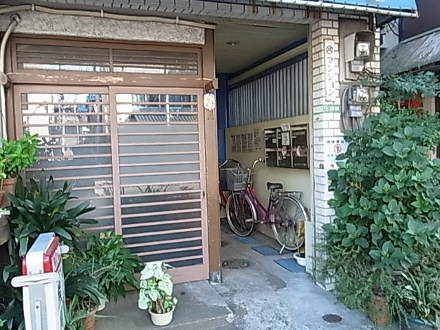 練馬区東大泉１丁目の賃貸マンションのエントランス