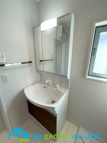 藤沢市大鋸　中古戸建　全3棟A号棟の独立洗面台