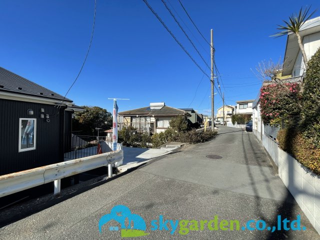 藤沢市大鋸　中古戸建　全3棟A号棟の前面道路含む現地写真