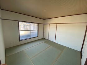 【和室】 | クローバー花畑ガーデン | 和室ならではの温かな和の空間で寛ぎの時間を過ごせます