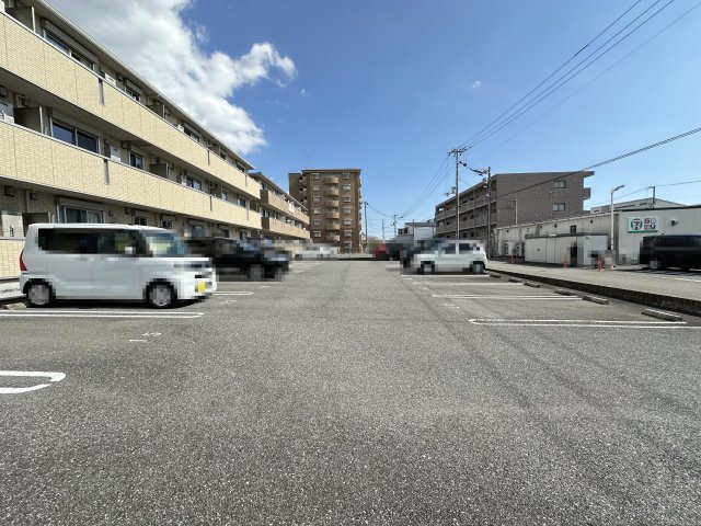 サンハイムの駐車場