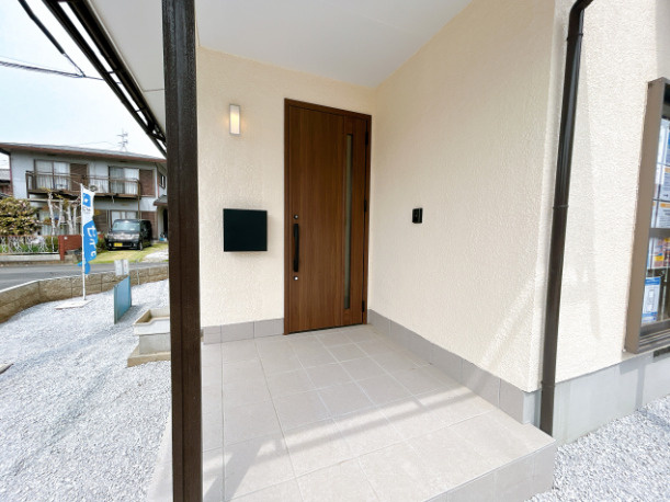 玉村町樋越　中古1379の玄関