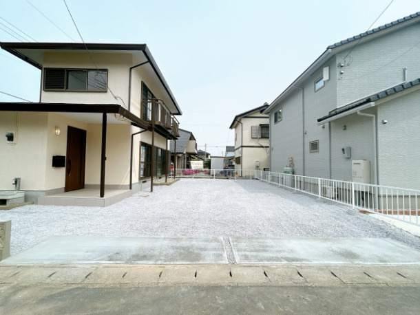 玉村町樋越　中古1379の駐車場