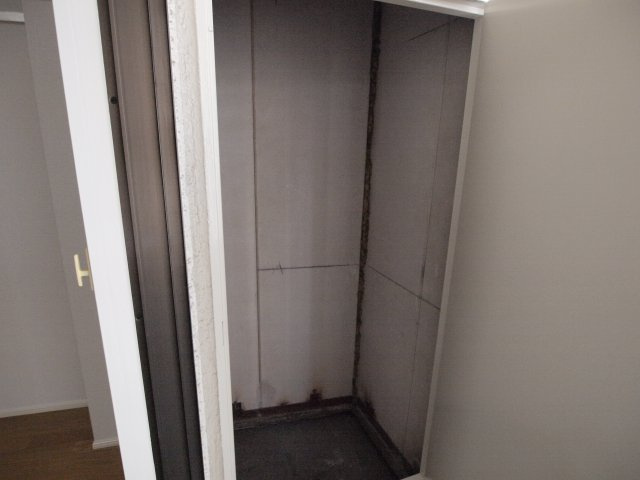 ハイム里見 の玄関