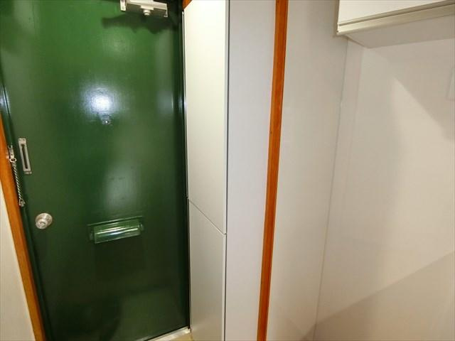 セラフビル の玄関