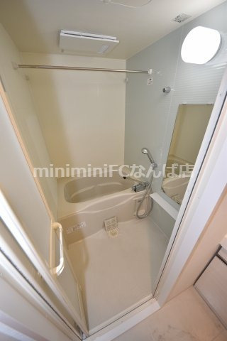 ラ・フォルム本町WESTの浴室