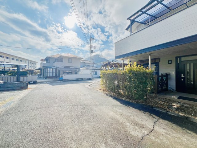 桐生市天神町3丁目の前面道路含む現地写真|前面道路は、交通量が少なく、出入りしやすいです！