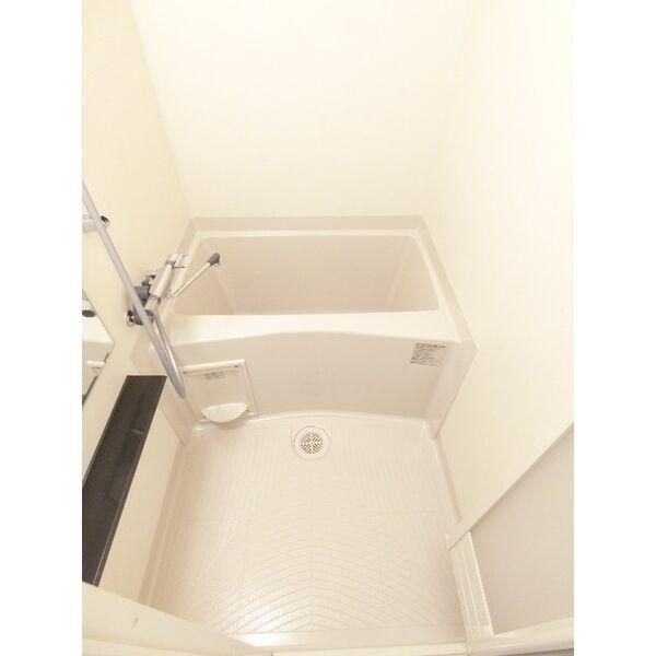 ディアレイシャス上前津の浴室