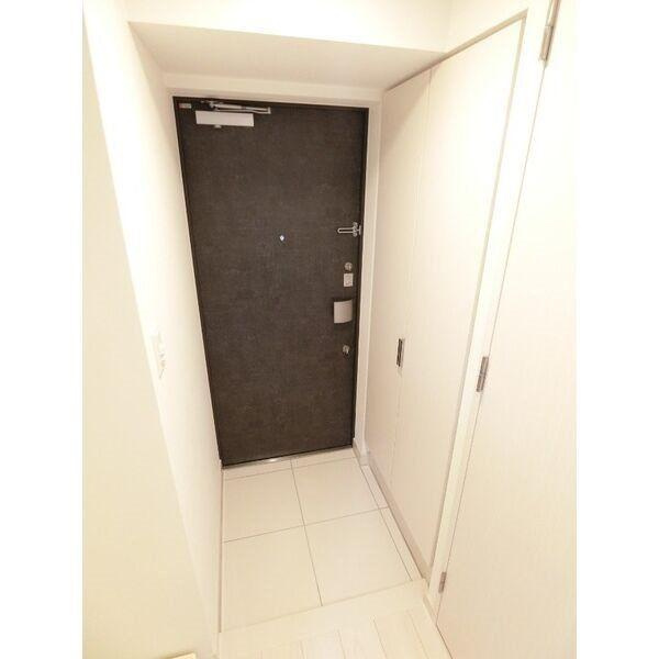 ディアレイシャス上前津の玄関