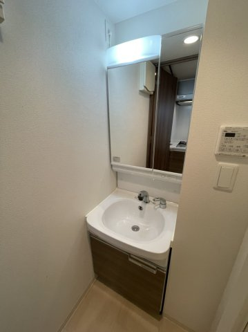 プレサンス上前津グレース　名古屋市賃貸　仲介手数料無料の洗面所