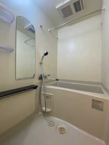ディアレイシャス矢場町　名古屋市賃貸　仲介手数料無料の浴室|バス