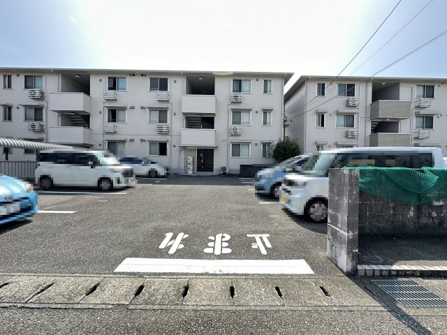 セジュール ｵｯﾂの駐車場