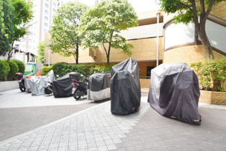 【駐車場】 | バイク置き場。空き区画の有無や駐輪料金、サイズおよび排気量規定などについては、改めてお問い合わせください。～即日のご見学可能～　お問合せはお気軽にどうぞ。