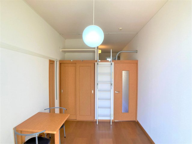 【居間・リビング】 | 設備・仕様は号室により異なる為、現況を優先致します。